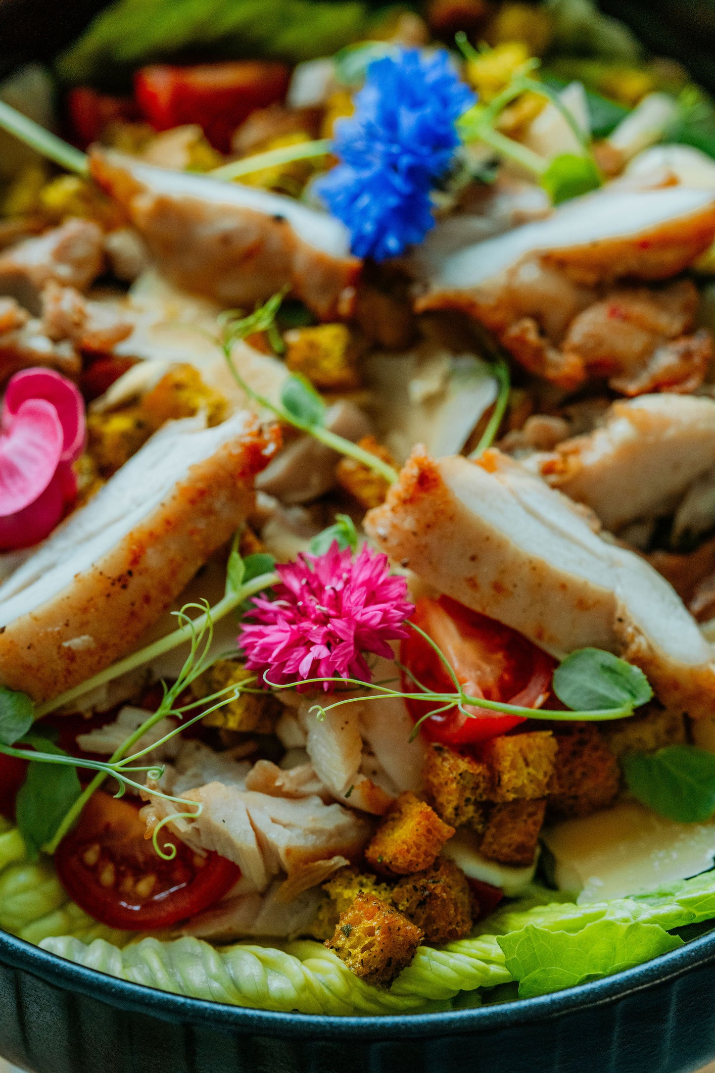 Grillitud sinepine sous vide kana seedermänniseemnetega