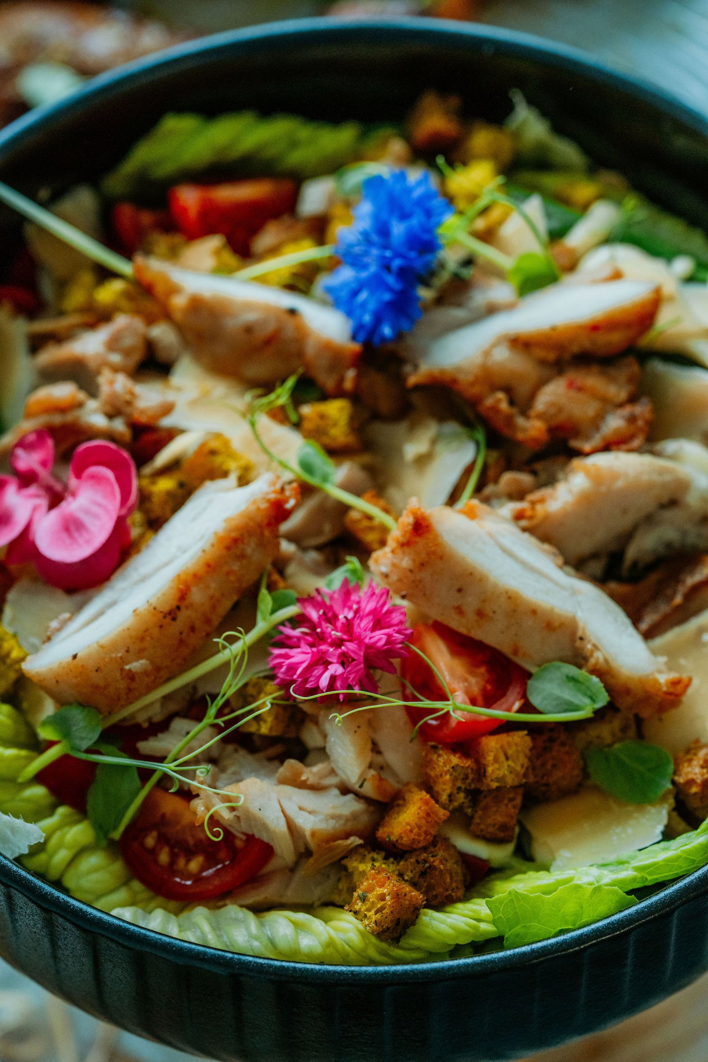 Grillitud sinepine sous vide kana seedermänniseemnetega